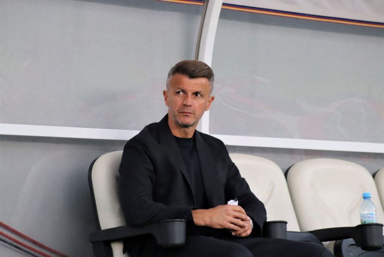 Mister Fashion. Ovidiu Burcă este unul dintre cei mai eleganți antrenori din Superligă_9