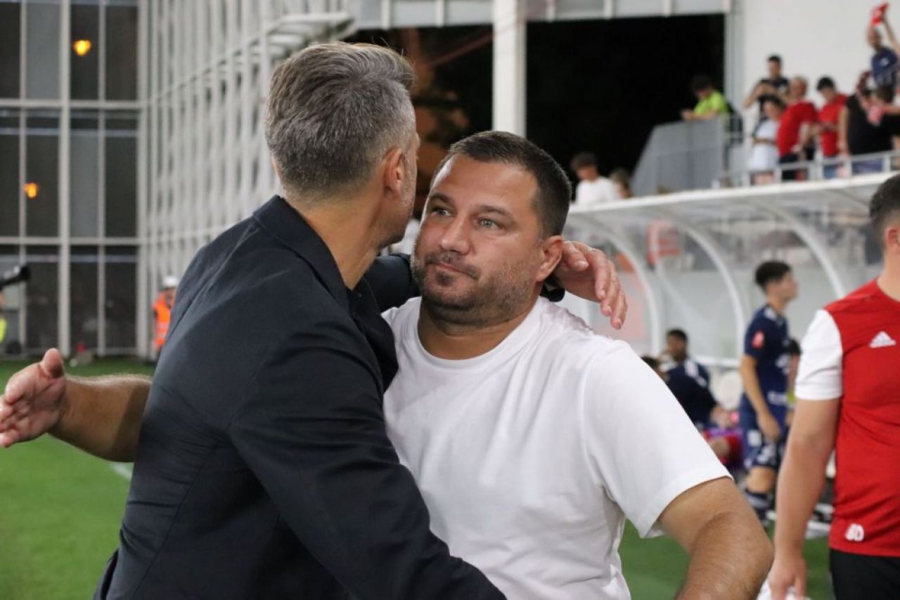 Mister Fashion. Ovidiu Burcă este unul dintre cei mai eleganți antrenori din Superligă_10