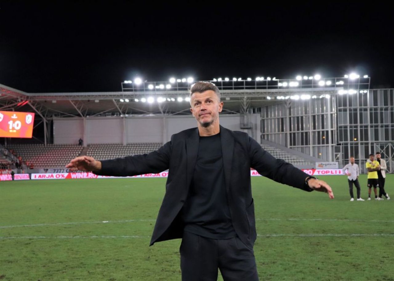 Mister Fashion. Ovidiu Burcă este unul dintre cei mai eleganți antrenori din Superligă_12
