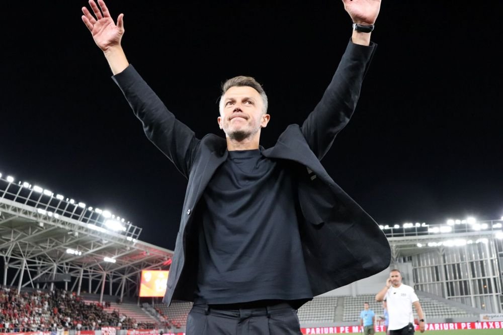 Mister Fashion. Ovidiu Burcă este unul dintre cei mai eleganți antrenori din Superligă_13