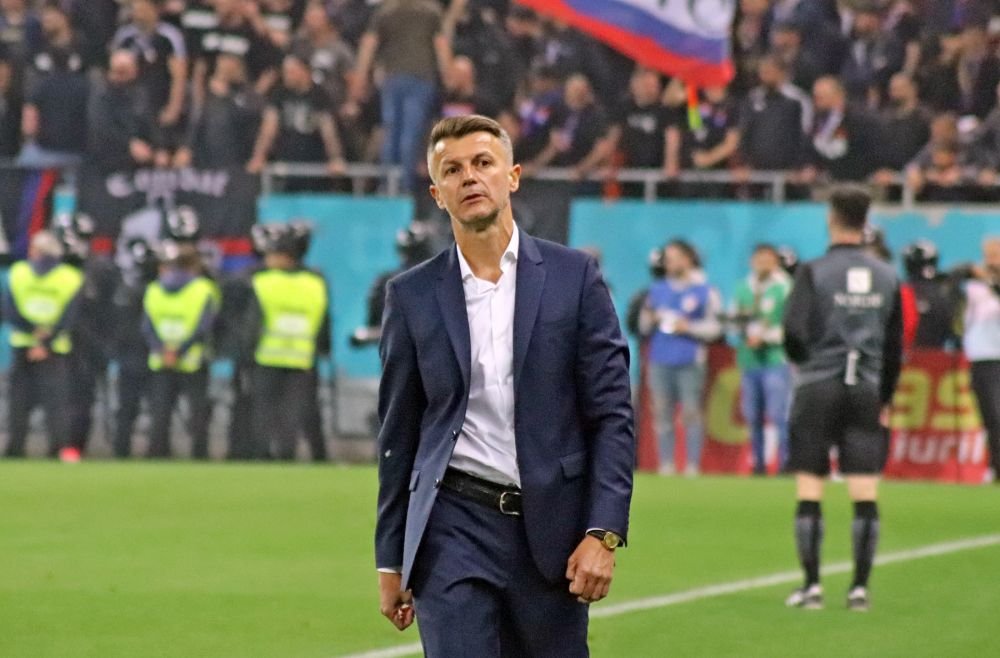Mister Fashion. Ovidiu Burcă este unul dintre cei mai eleganți antrenori din Superligă_14