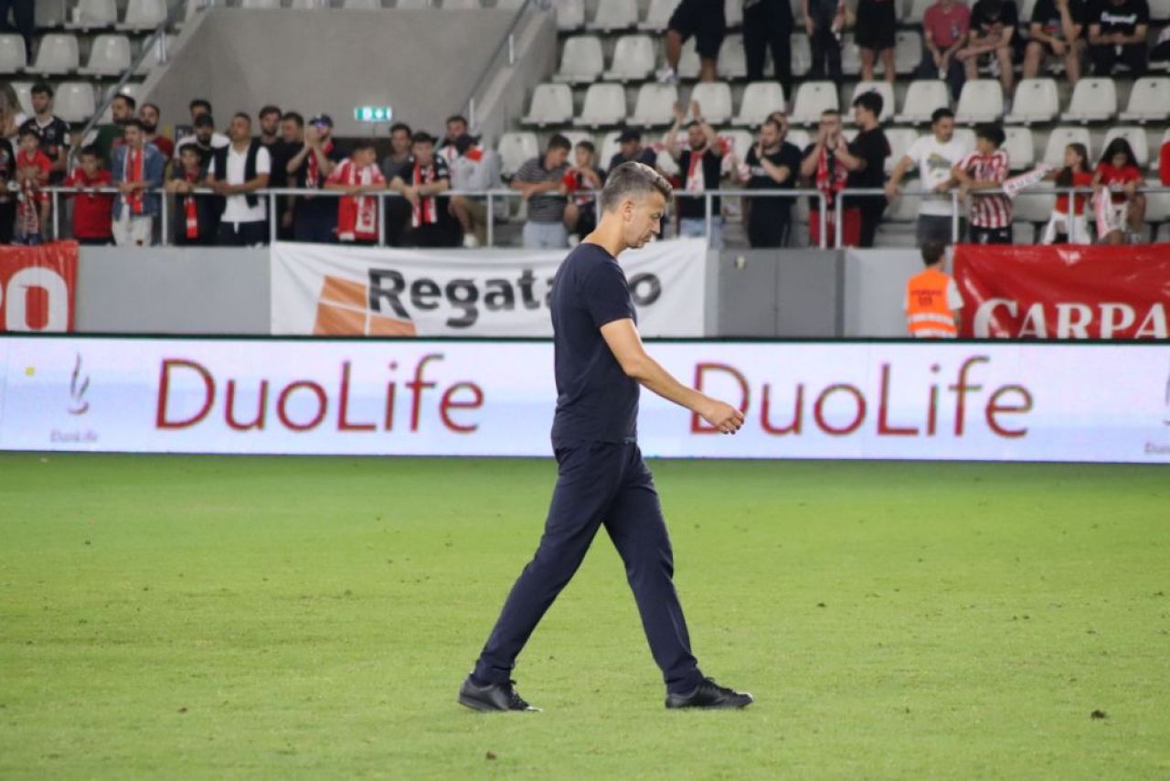 Mister Fashion. Ovidiu Burcă este unul dintre cei mai eleganți antrenori din Superligă_16