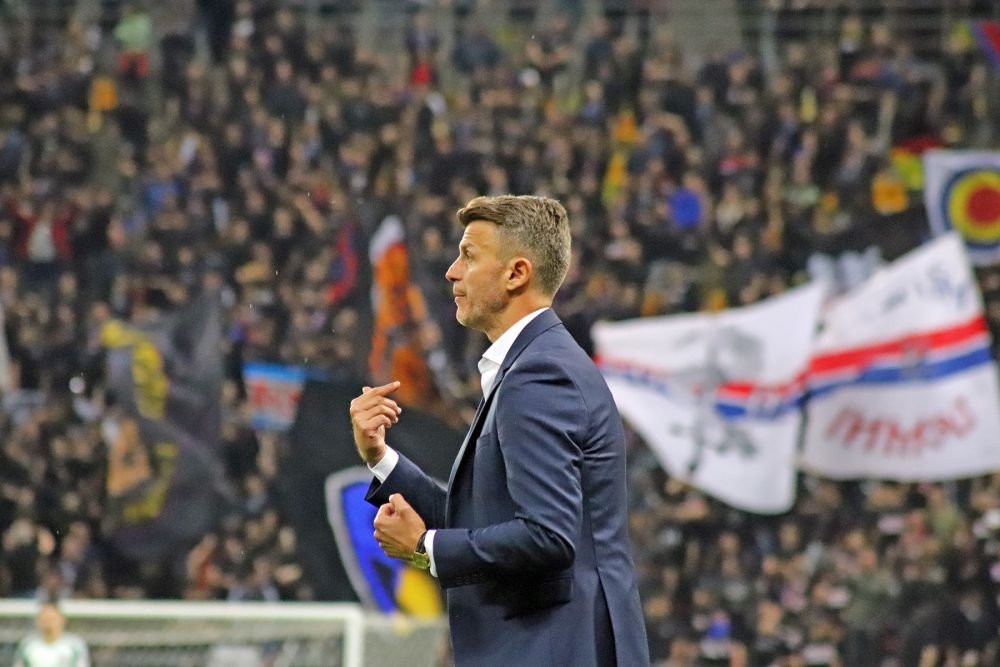 Mister Fashion. Ovidiu Burcă este unul dintre cei mai eleganți antrenori din Superligă_22