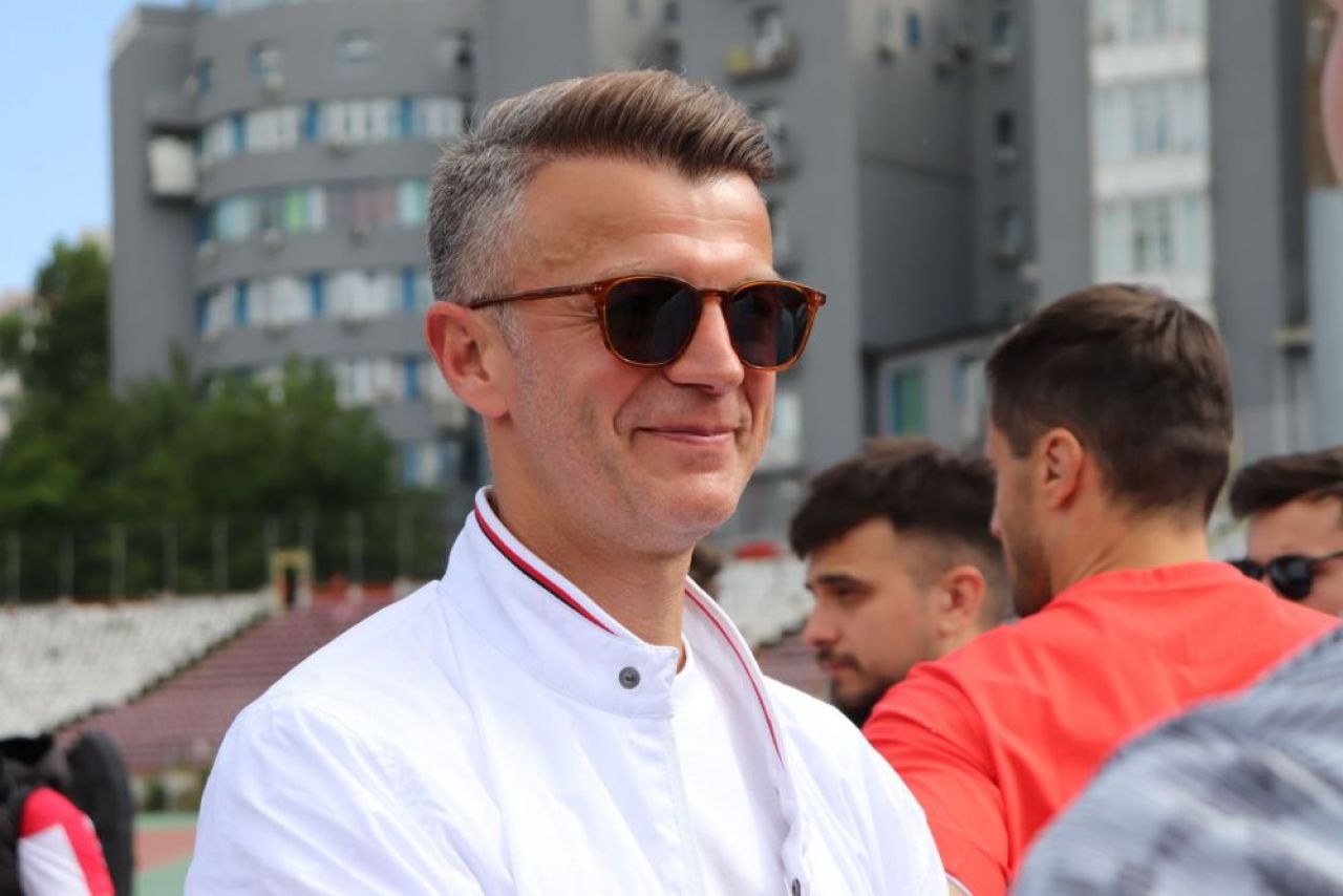Mister Fashion. Ovidiu Burcă este unul dintre cei mai eleganți antrenori din Superligă_24