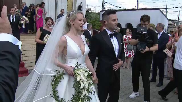 Cât a costat buchetul de mireasă al Sandrei Izbașa.