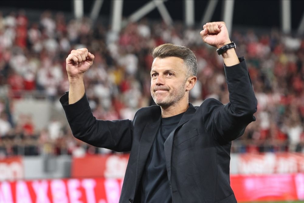 O nouă mutare pregătită de Dinamo! Ovidiu Burcă &icirc;ncearcă să acopere un post problematic: &bdquo;Nu e un secret!&rdquo;