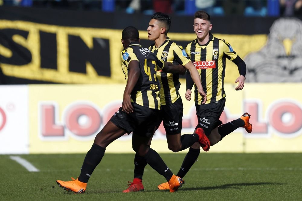 Tunul din Navarone! Florin Bratu l-a transferat pe internaționalul olandez care l-a ridiculizat pe Andre Onana într-un Vitesse Arnhem - Ajax Amsterdam_3