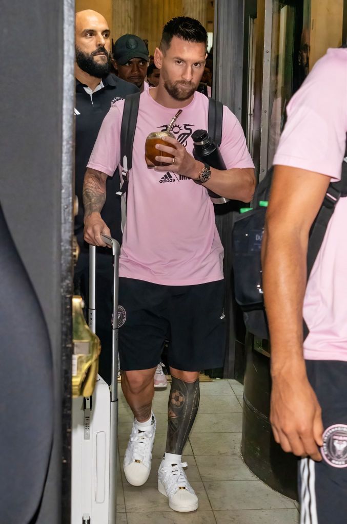 A ajuns la fel de celebru precum Lionel Messi! Secvențe virale cu bodyguard-ul personal al argentinianului, din timpul meciurilor_6