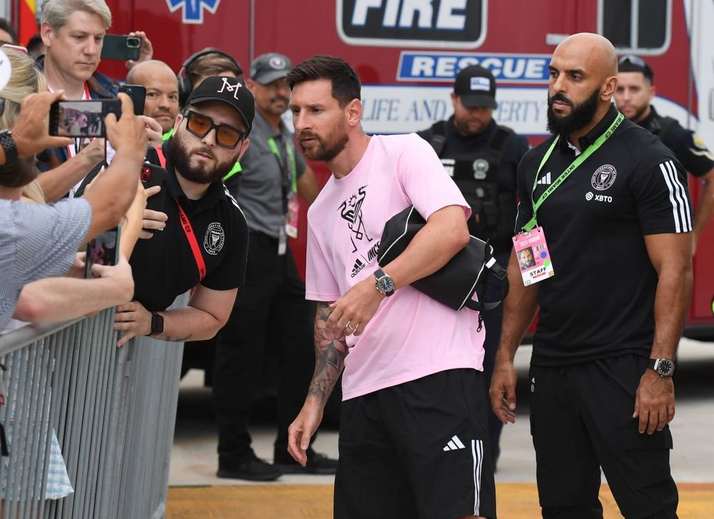 A ajuns la fel de celebru precum Lionel Messi! Secvențe virale cu bodyguard-ul personal al argentinianului, din timpul meciurilor_7