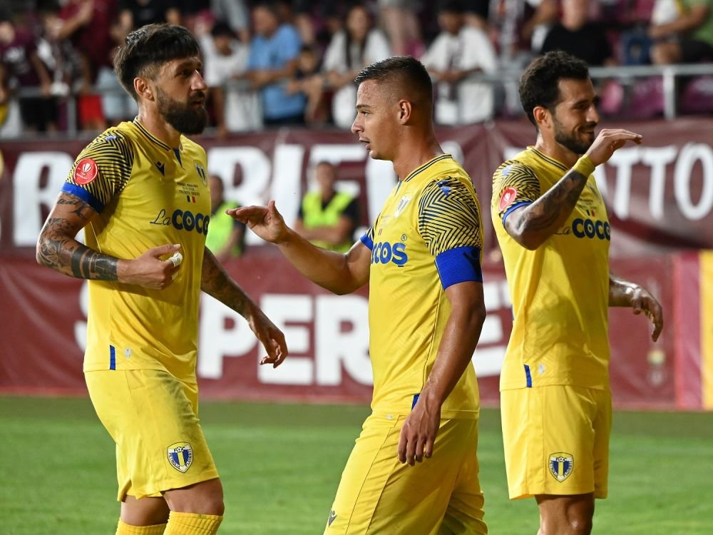 Petrolul - FC U Craiova 4-3. Spectacol total la Ploiești. Lupii au condus cu 2-0 și 4-1, dar au tremurat pe final