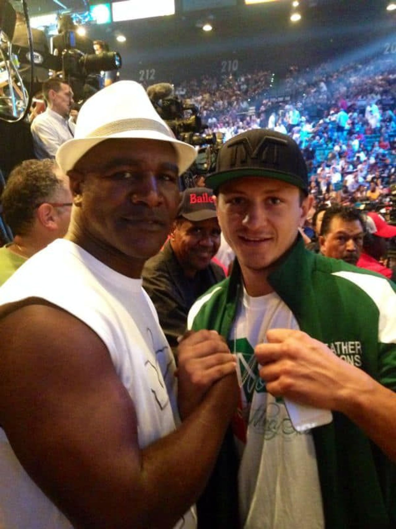 Întâmplare de film de Hollywood a lui Ronald Gavril cu Floyd Mayweather: ”A venit în colțul meu la pauză și mi-a spus asta”. Ce s-a întâmplat apoi _38
