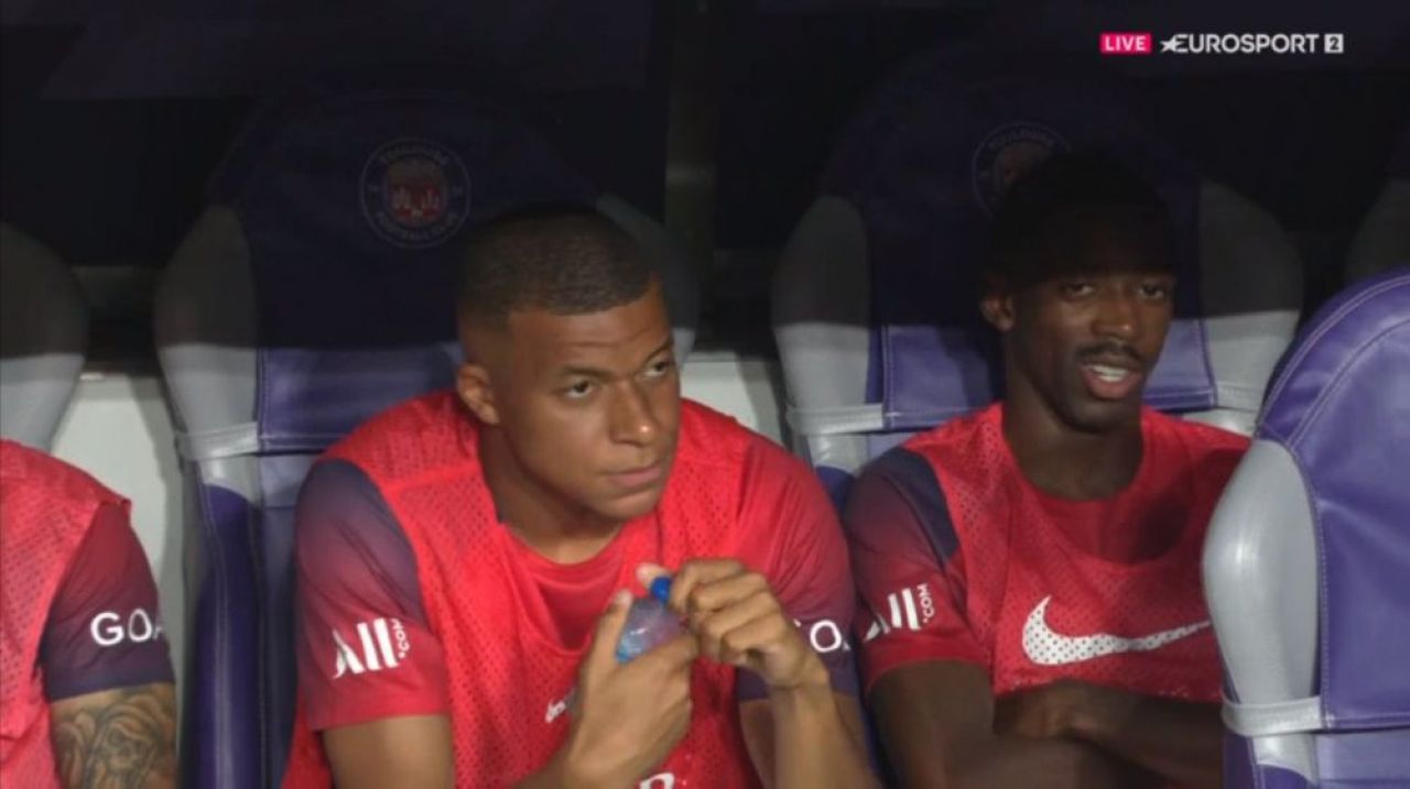 Imaginile neputinței! Cum a fost surprins Kylian Mbappe, pe banca de rezerve, în timpul partidei cu Toulouse_2