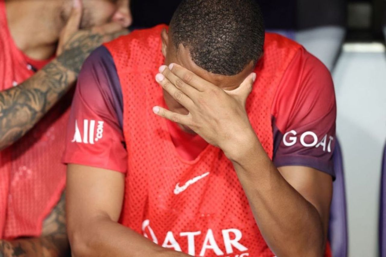 Imaginile neputinței! Cum a fost surprins Kylian Mbappe, pe banca de rezerve, în timpul partidei cu Toulouse_4