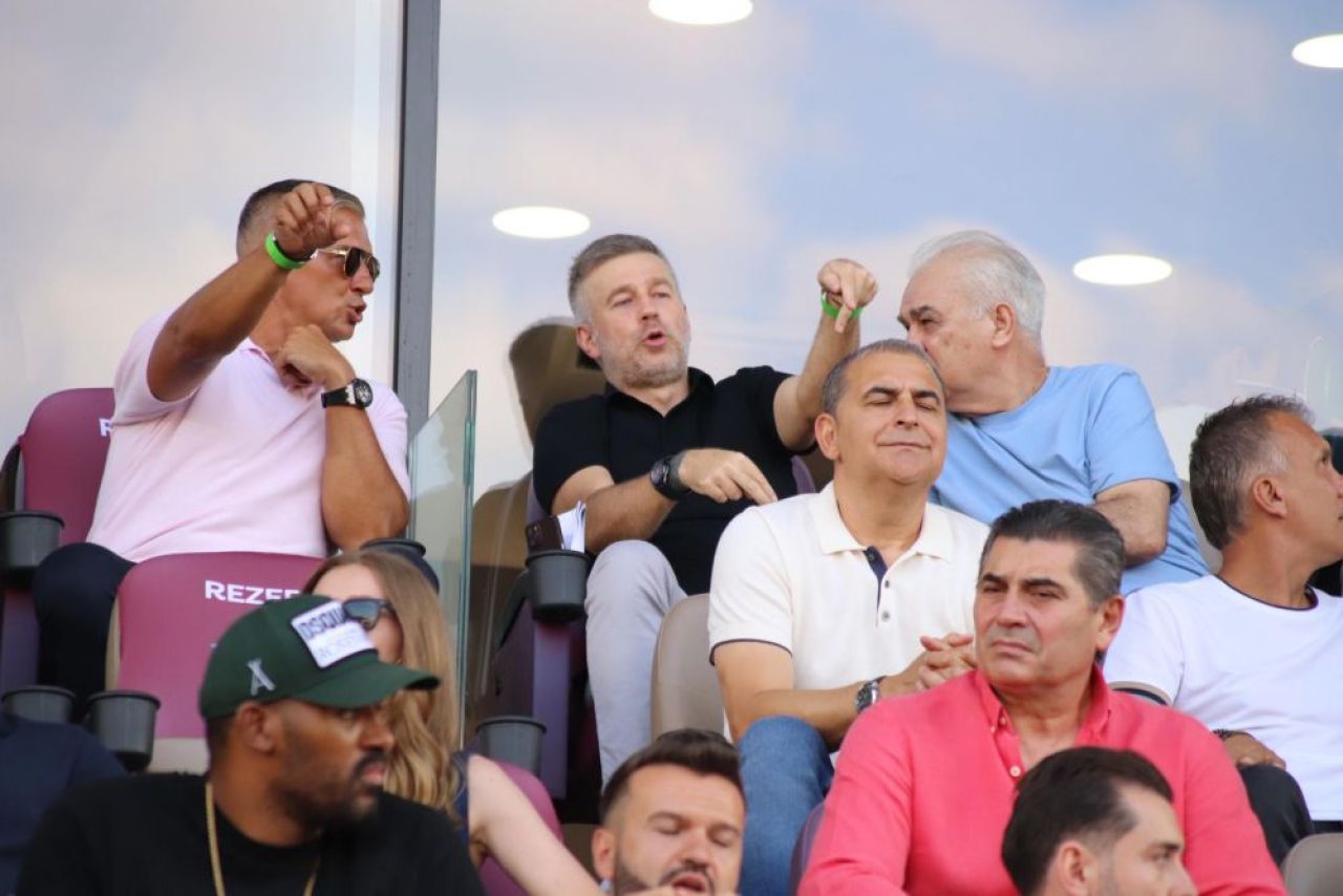 Discuții aprinse între selecționeri în Giulești! Cum au fost surprinși Daniel Pancu și Edi Iordănescu_2