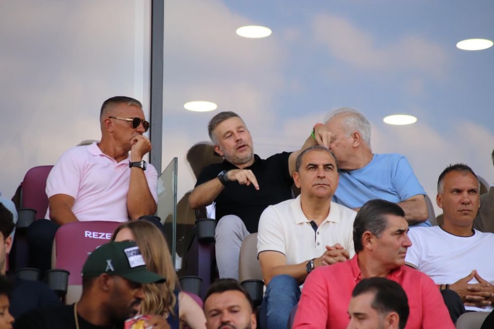 Discuții aprinse între selecționeri în Giulești! Cum au fost surprinși Daniel Pancu și Edi Iordănescu_7