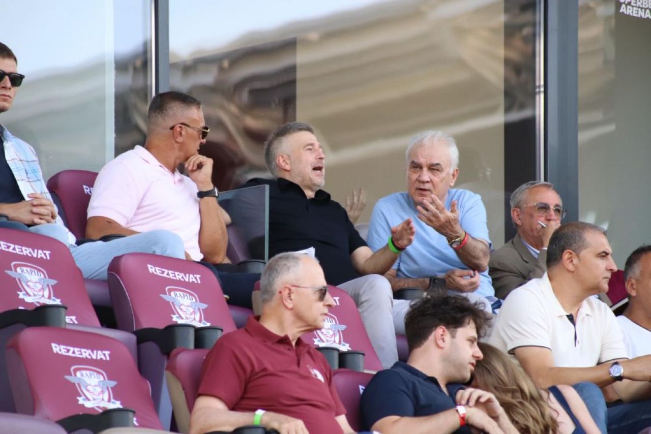 Discuții aprinse între selecționeri în Giulești! Cum au fost surprinși Daniel Pancu și Edi Iordănescu_8