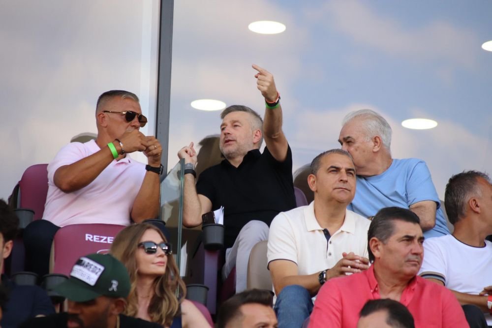 Discuții aprinse între selecționeri în Giulești! Cum au fost surprinși Daniel Pancu și Edi Iordănescu_10