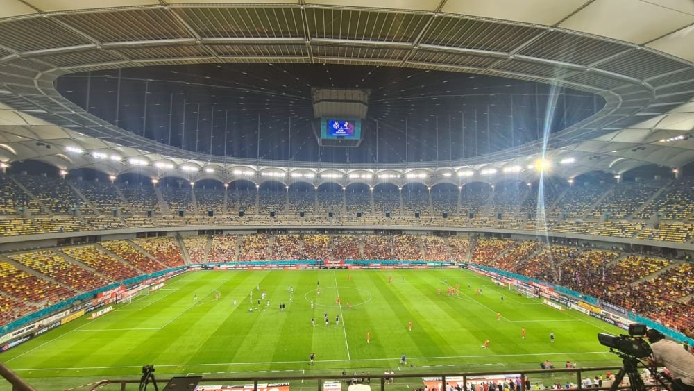 Bate vântul pe Arena Națională! FCSB, cu tribunele mai mult goale la meciul cu Poli Iași_4
