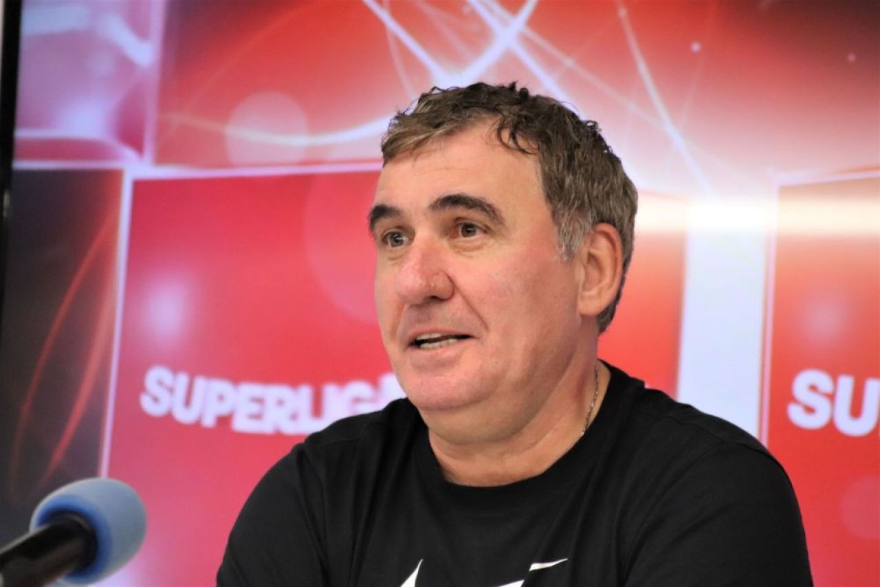 Cel mai mare fan Hagi, singur printre rapidiști la meciul Rapid - Farul!_11