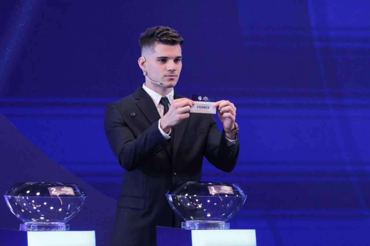 Variantă surpriză pentru Ianis Hagi! Poate rămâne în Scoția, la o fostă campioană_4