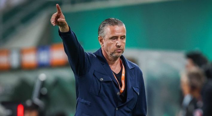 Anamaria Prodan l-a taxat usturător pe Laurențiu Reghecampf: