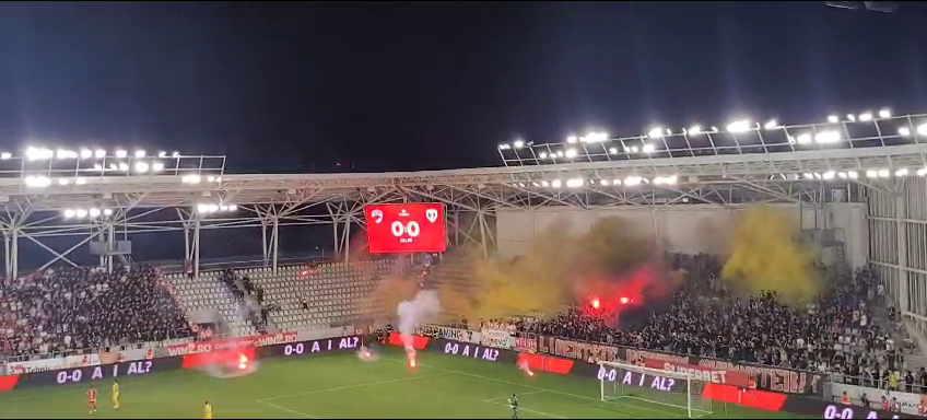Show pirotehnic în Dinamo București - Petrolul Ploiești_4