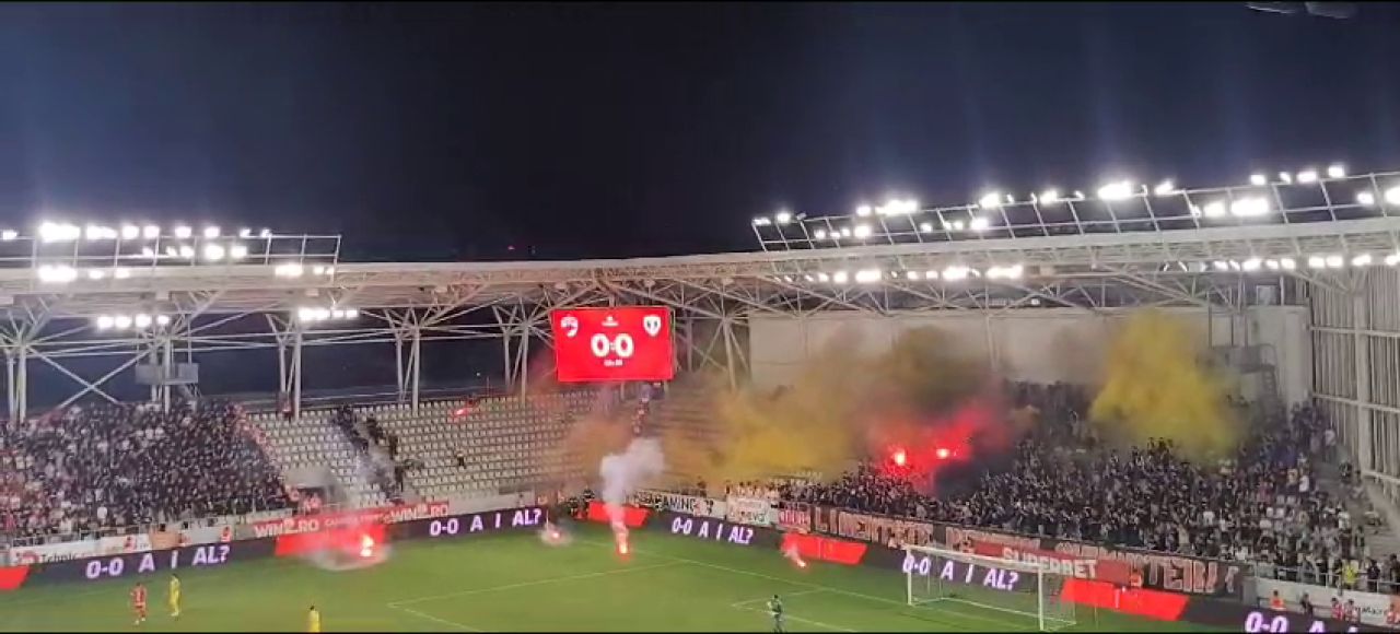 Show pirotehnic în Dinamo București - Petrolul Ploiești_4