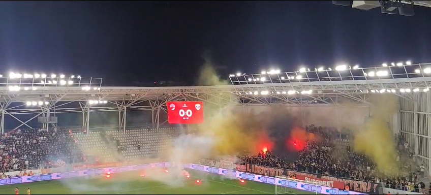 Show pirotehnic în Dinamo București - Petrolul Ploiești_6