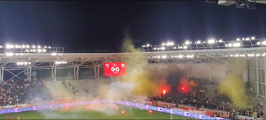 Show pirotehnic în Dinamo București - Petrolul Ploiești_7