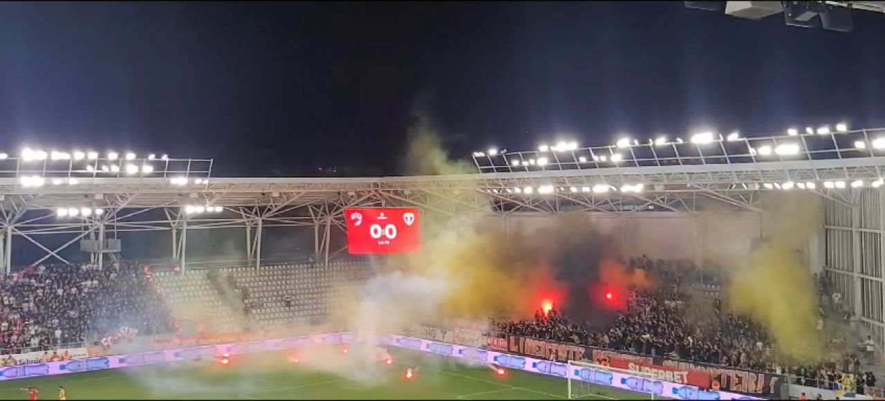 Show pirotehnic în Dinamo București - Petrolul Ploiești_7
