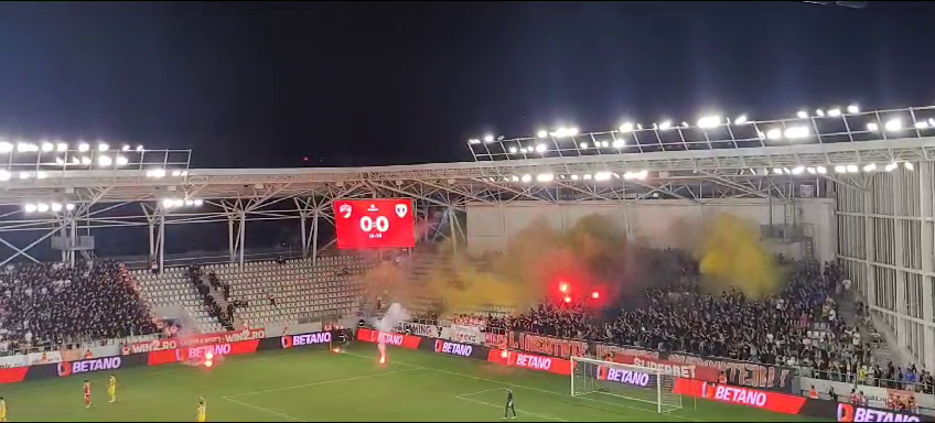Show pirotehnic în Dinamo București - Petrolul Ploiești_21