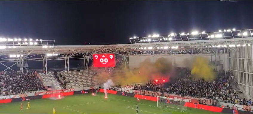 Show pirotehnic în Dinamo București - Petrolul Ploiești_22