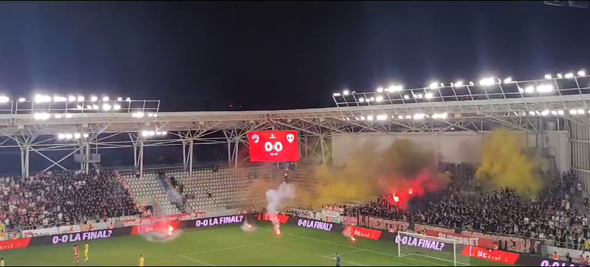 Show pirotehnic în Dinamo București - Petrolul Ploiești_25