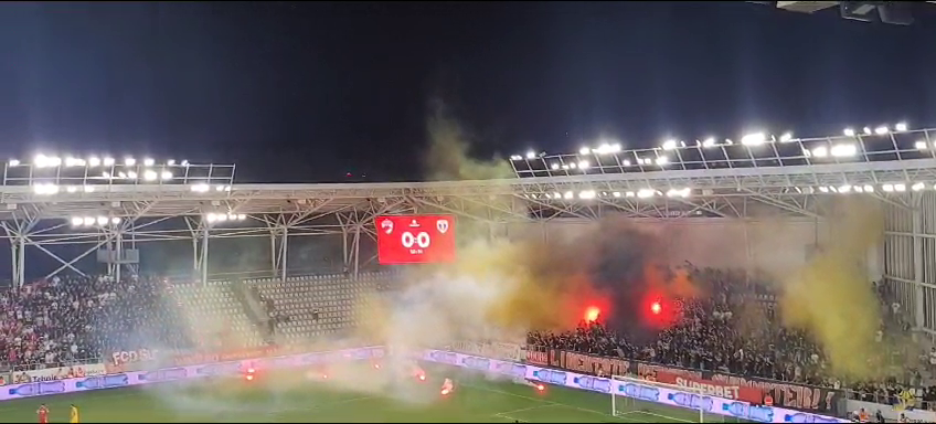 Show pirotehnic în Dinamo București - Petrolul Ploiești_28