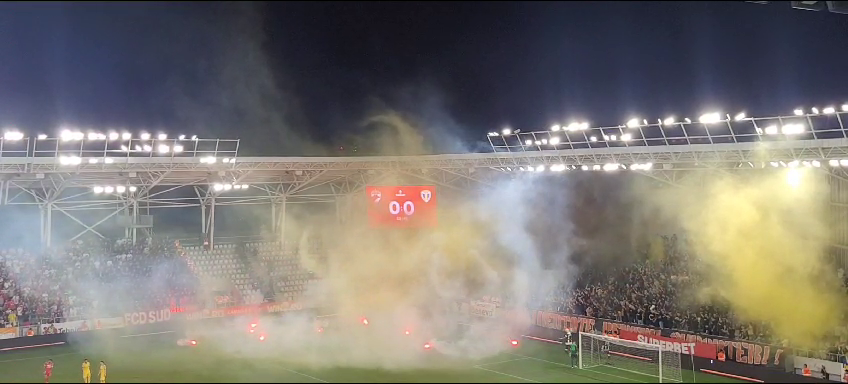 Show pirotehnic în Dinamo București - Petrolul Ploiești_32