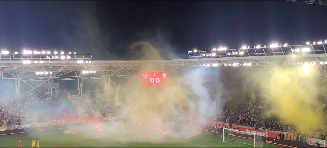 Show pirotehnic în Dinamo București - Petrolul Ploiești_34