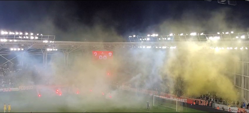 Show pirotehnic în Dinamo București - Petrolul Ploiești_39