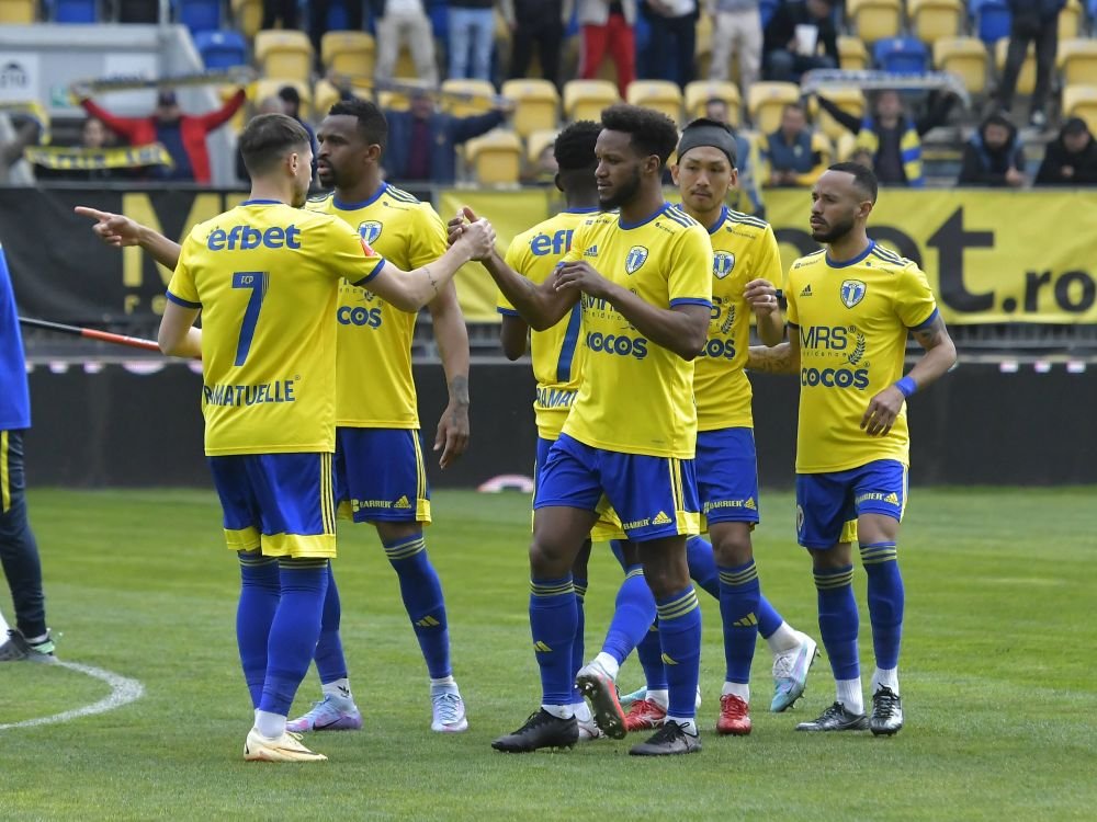 Petrolul Ploiești poate pierde un jucător după meciul cu Dinamo! Ce ofertă au primit &bdquo;lupii galbeni&rdquo;
