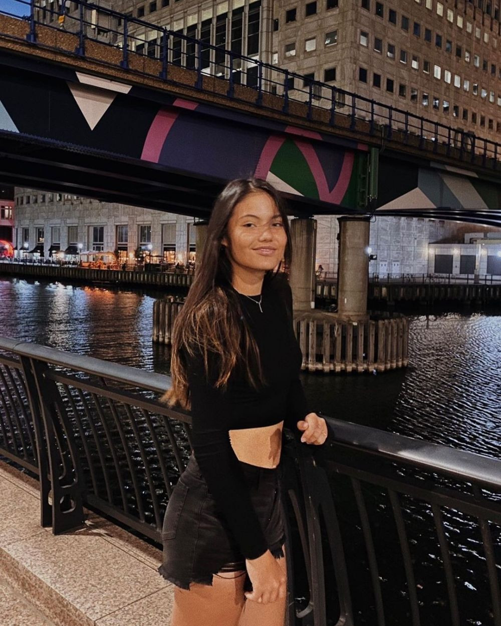 A c&acirc;știgat doar cinci meciuri &icirc;n ultimul an, dar se află &icirc;n TOP 10 al celor mai bogați jucători de tenis. C&acirc;știguri enorme pentru Emma Răducanu