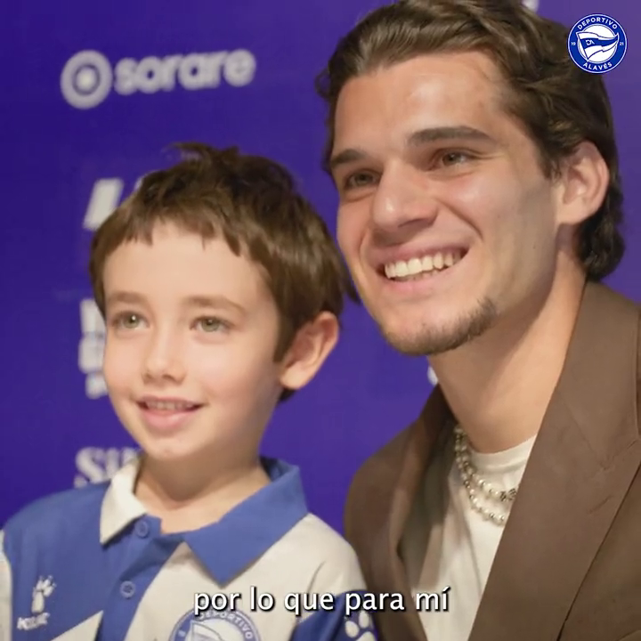 Apariție rară! Ianis Hagi, alături de logodnică la semnarea noului contract! Cum au fost surprinși cei doi _18