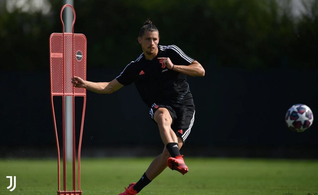 Ce spune Florin Manea despre întoarcerea lui Drăgușin la Juventus.