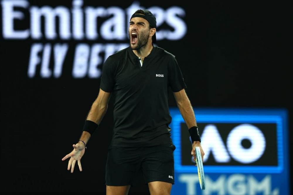 Mai ghinionist decât el nu există! Matteo Berrettini a ieșit de pe teren în scaunul cu rotile, la US Open_14