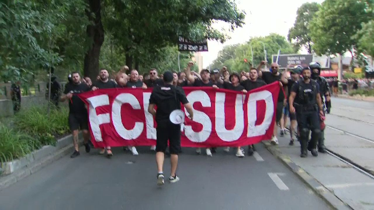 Scandal înainte de derby! Fanii lui Dinamo au plecat de la stadion înainte de start _7