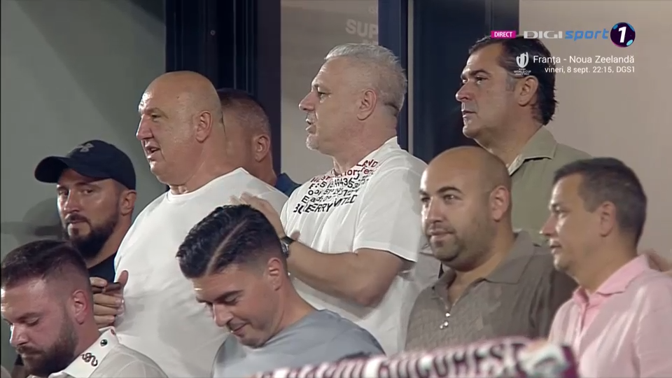 Marius Șumudică, în tribune la Rapid - Dinamo. Cum a fost filmat tehnicianul în timpul intonării imnului giuleștenilor_3