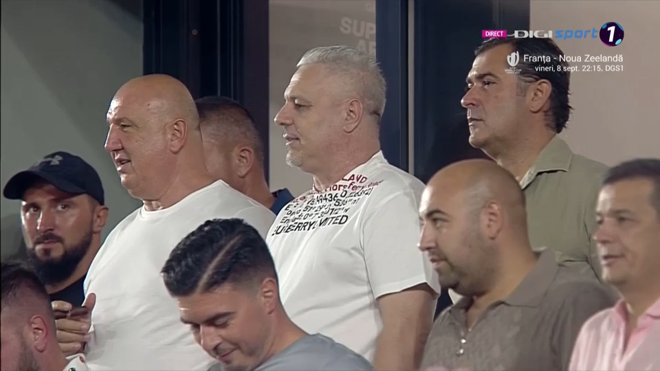 Marius Șumudică, în tribune la Rapid - Dinamo. Cum a fost filmat tehnicianul în timpul intonării imnului giuleștenilor_4