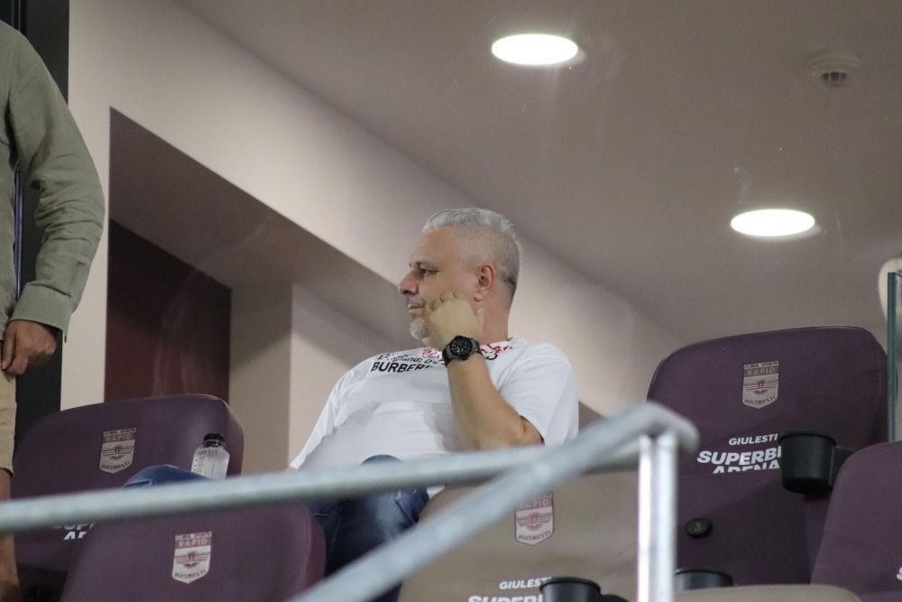 Marius Șumudică, în tribune la Rapid - Dinamo. Cum a fost filmat tehnicianul în timpul intonării imnului giuleștenilor_13