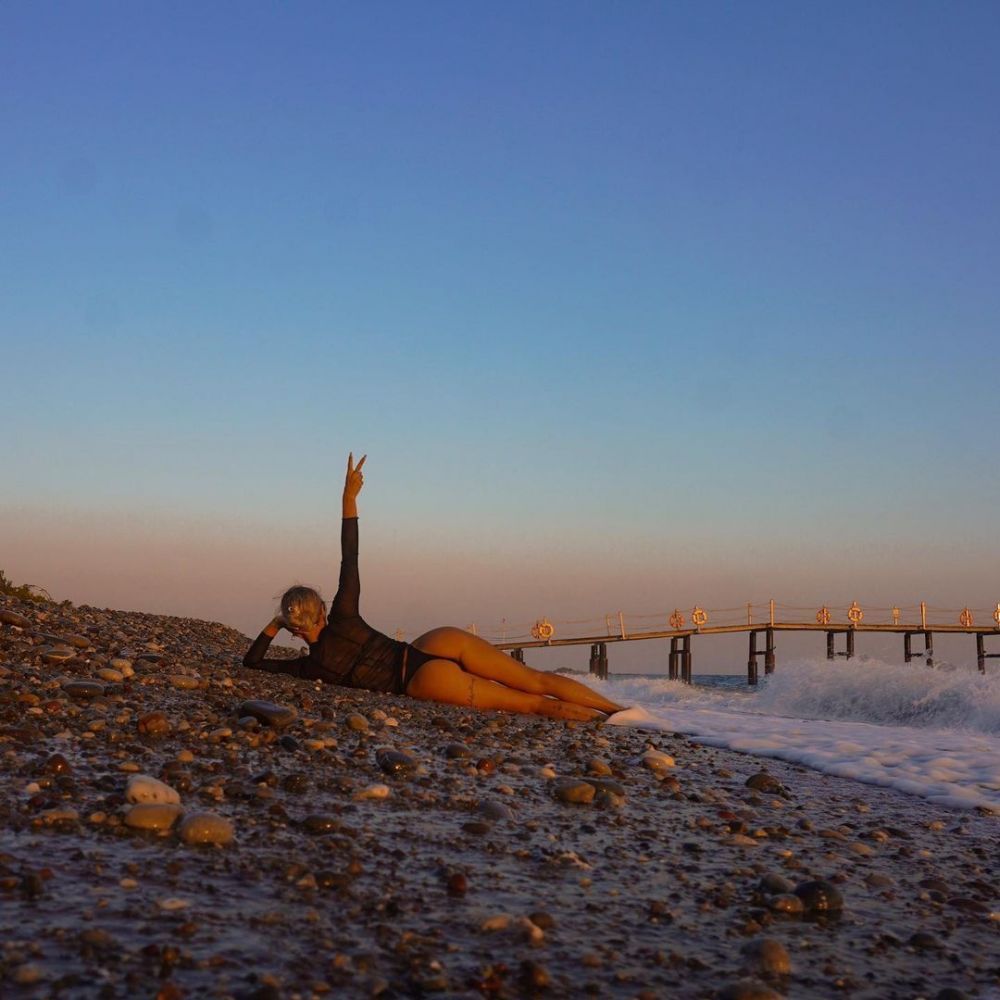 Regina twerk-ului și-a înnebunit fanii! Iubita starului de la Arsenal s-a pus în cap și a început să danseze _17
