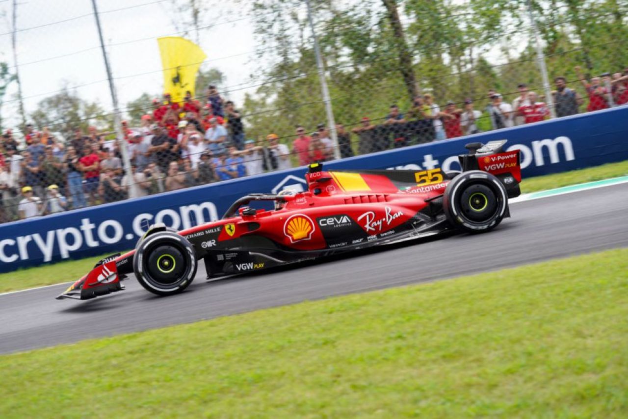 Ferrari Show la Monza! Carlos Sainz i-a 'furat' pole-ul lui Max Verstappen în Marele Premiu al Italiei _1