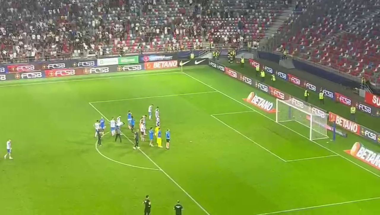 Jucătorii Universității Craiova, cu capul plecat după 0-3 în Ghencea_1