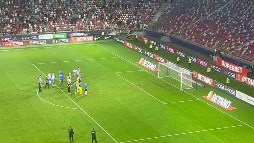 Jucătorii Universității Craiova, cu capul plecat după 0-3 în Ghencea_5